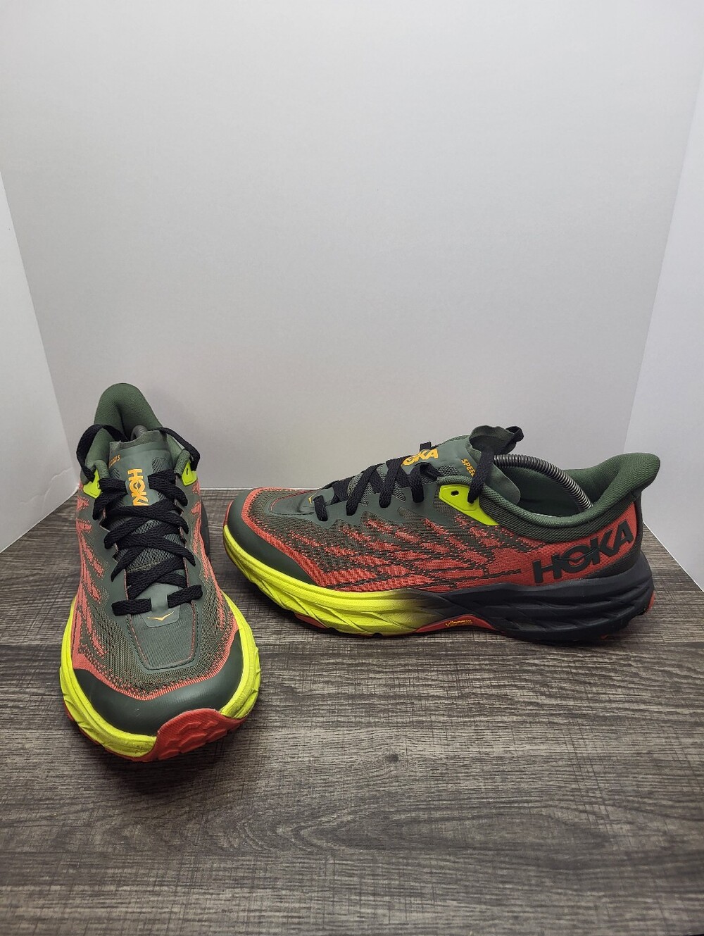 Hoka One One Speedgoat 5 Thyme Fiesta Trail Running Shoes Men's Size 12 D